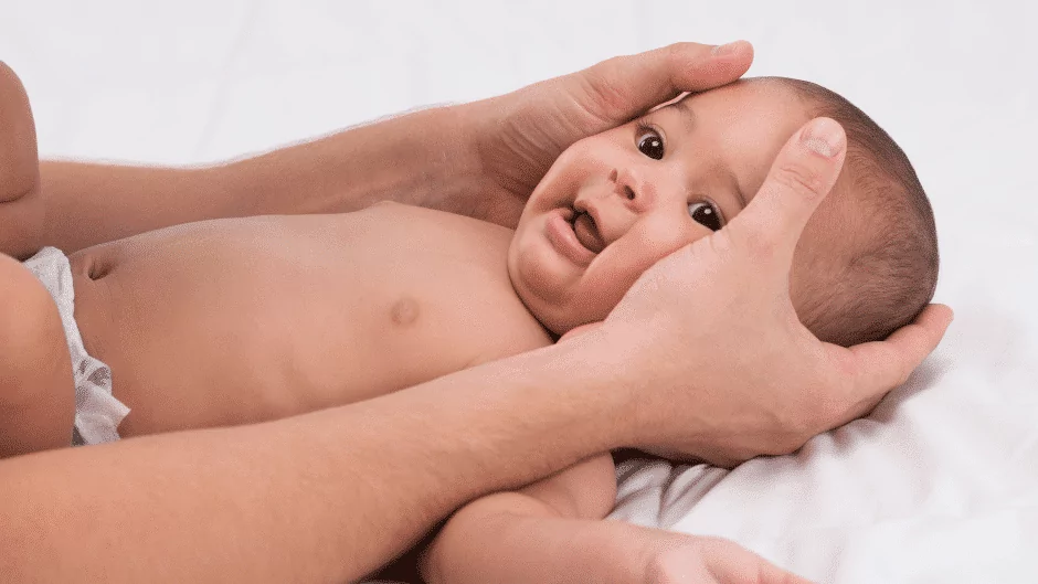 Babymassage – Liebevolle Berührung für Mama, Papa und Baby